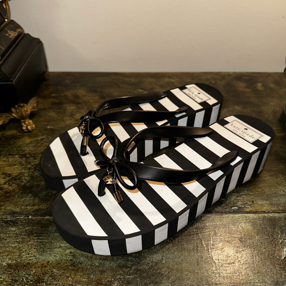 **Like New** Kate Spade “Rhett” Platform Flip Flops
